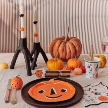 meri meri its halloween plates