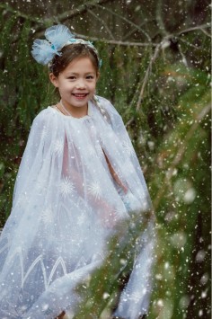 winter wonderland cape (5-6 yrs)